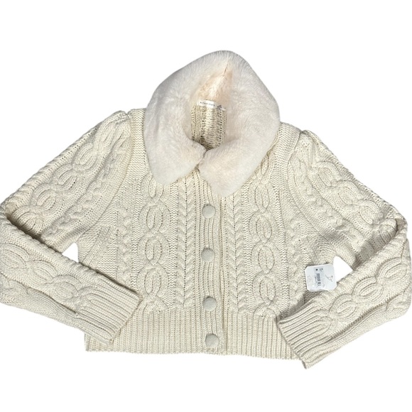 Altar'd State Sweater with Faux Fur Collar. Size XXL. New with Tag - Picture 1 of 4